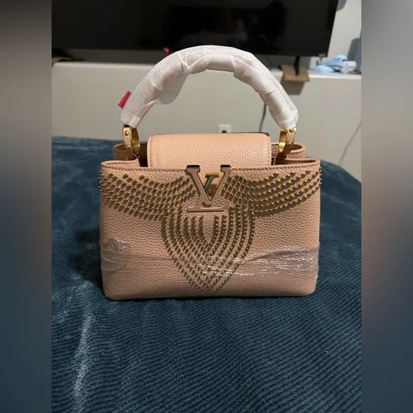 Louis Vuitton BB Capucine Microchipped - Picture 2 of 5